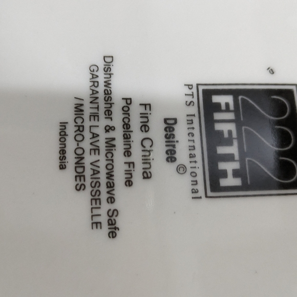 222 Fifth Desiree set of 4 Salad plates - Picture 4 of 6